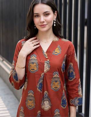 women ethnic motifs printed regular cotton kurta with trousers 2