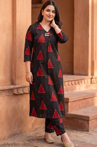 women printed regular kurta with trousers