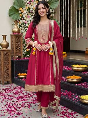 women ethnic motifs embroidered regular kurta with trousers & with dupatta 6