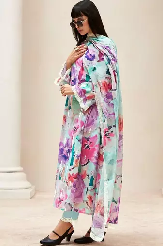 women floral printed regular thread work kurta with trousers & with dupatta