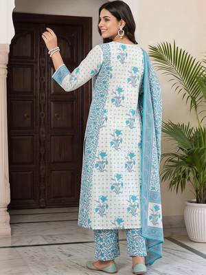 women ethnic motifs printed regular cotton kurta with trousers & with dupatta 4