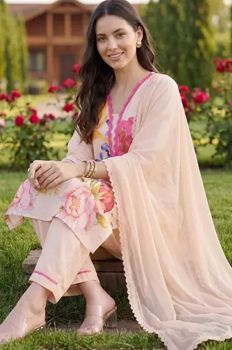 women floral printed regular linen kurta with trousers & with dupatta