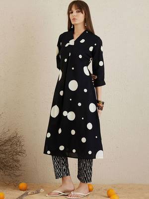 women printed regular cotton kurta with trousers 1