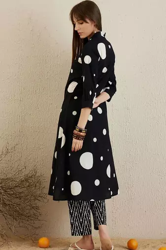 women printed regular cotton kurta with trousers