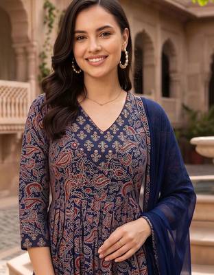 women ethnic motifs printed pleated cotton kurta with trousers & with dupatta 2