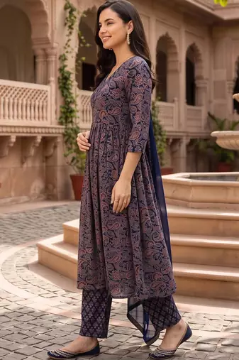 women ethnic motifs printed pleated cotton kurta with trousers & with dupatta