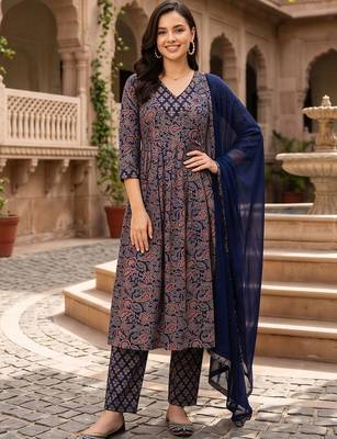 women ethnic motifs printed pleated cotton kurta with trousers & with dupatta 6