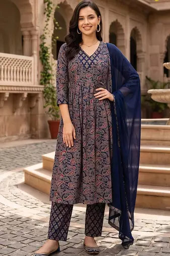 women ethnic motifs printed pleated cotton kurta with trousers & with dupatta