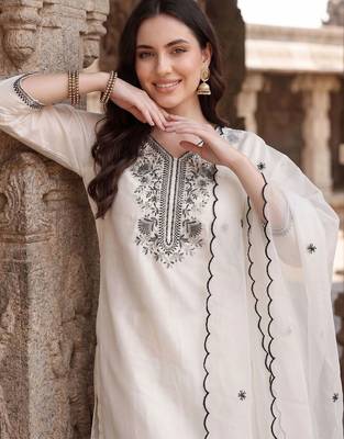 women ethnic regular thread work kurta with trousers with dupatta 2