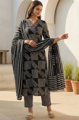 women printed regular cotton kurta with trousers & with dupatta