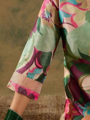 women floral printed regular thread work kurta with palazzos & with dupatta 3