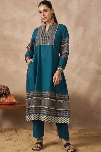 women ethnic motifs printed regular cotton kurta with trousers