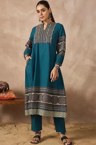 women ethnic motifs printed regular cotton kurta with trousers