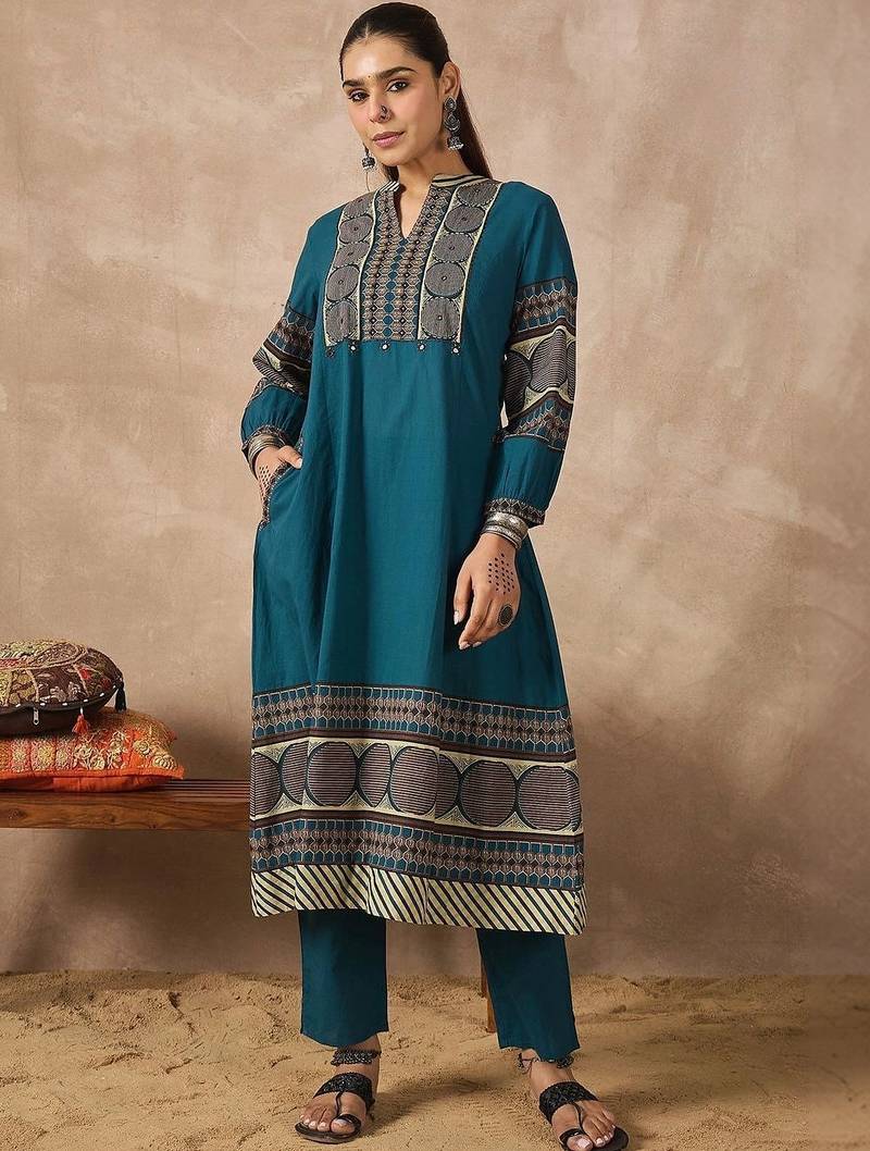 women ethnic motifs printed regular cotton kurta with trousers