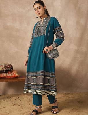 women ethnic motifs printed regular cotton kurta with trousers 3