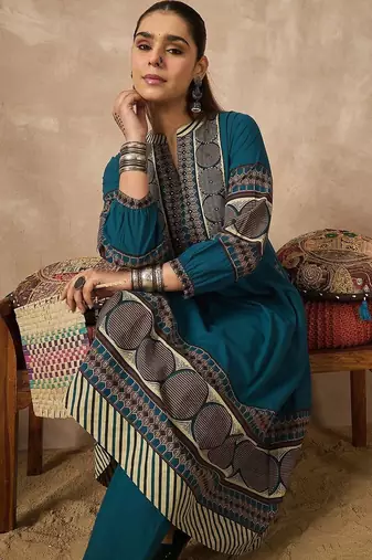 women ethnic motifs printed regular cotton kurta with trousers