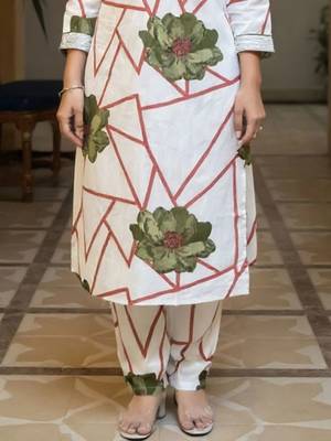 women floral printed regular cotton kurta with trousers 2
