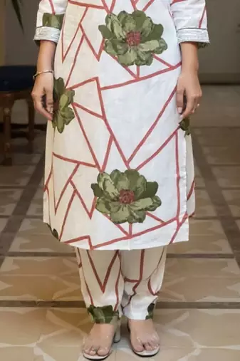 women floral printed regular cotton kurta with trousers
