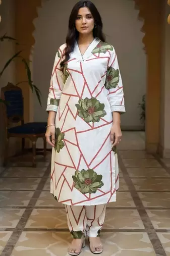 women floral printed regular cotton kurta with trousers