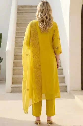 women ethnic motifs embroidered regular thread work kurta with trousers & with dupatta