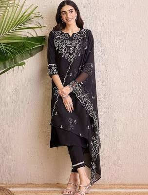 women ethnic motifs embroidered regular thread work kurta with trousers & with dupatta 1