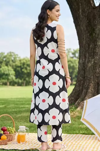 women floral printed regular cotton kurta with trousers