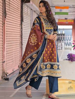 ethnic motifs printed cotton straight kurta with trousers & dupatta 1