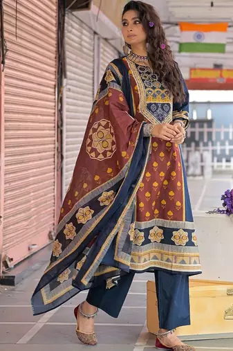 ethnic motifs printed cotton straight kurta with trousers & dupatta