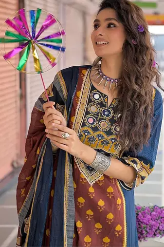 ethnic motifs printed cotton straight kurta with trousers & dupatta