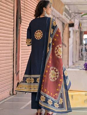 ethnic motifs printed cotton straight kurta with trousers & dupatta 4