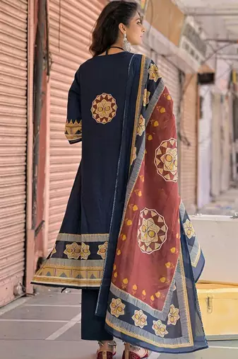 ethnic motifs printed cotton straight kurta with trousers & dupatta