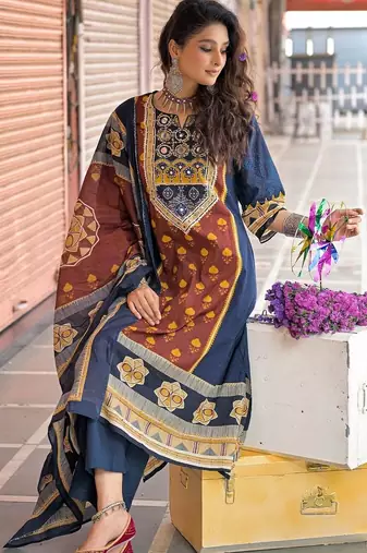 ethnic motifs printed cotton straight kurta with trousers & dupatta
