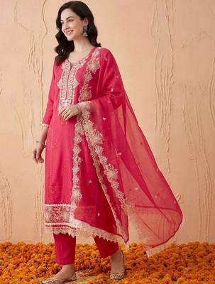 women ethnic motifs embroidered regular thread work kurta with trousers & with dupatta 3