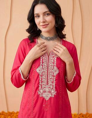 women ethnic motifs embroidered regular thread work kurta with trousers & with dupatta 4