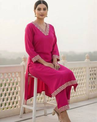 women ethnic motifs embroidered regular thread work kurta with trousers 4