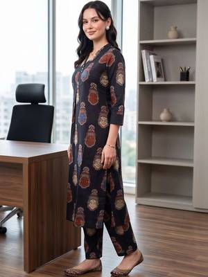 women ethnic motifs printed regular cotton kurta with trousers 3