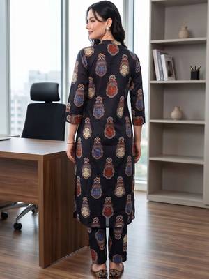 women ethnic motifs printed regular cotton kurta with trousers 4