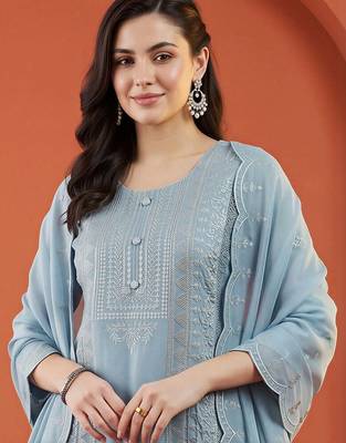women ethnic motifs embroidered regular thread work kurta with trousers & with dupatta 2