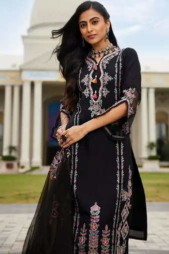women ethnic motifs embroidered regular thread work kurta with trousers & with dupatta