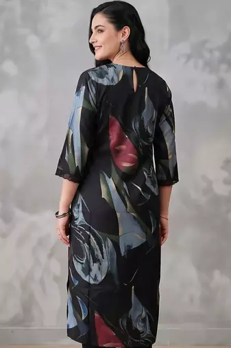 women printed regular kurta with trousers