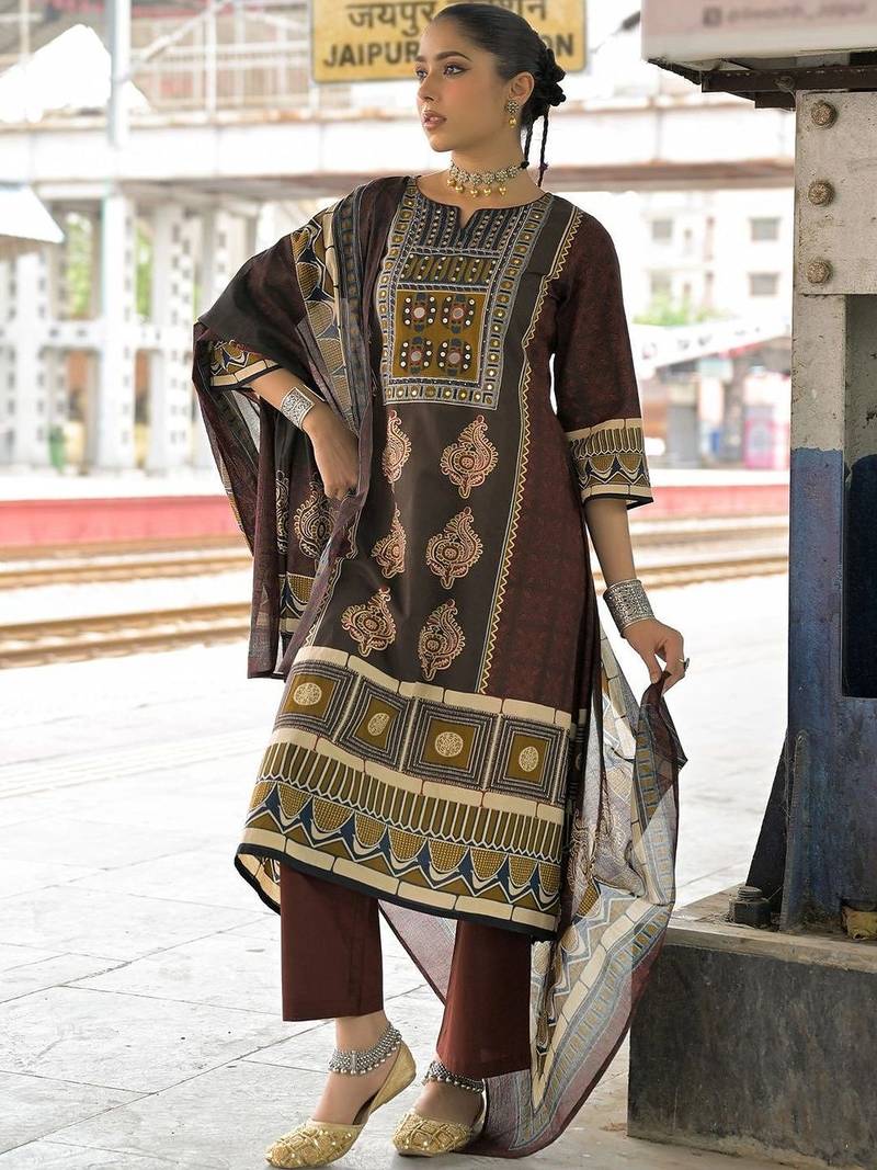 women ethnic motifs printed regular cotton kurta with trousers & with dupatta