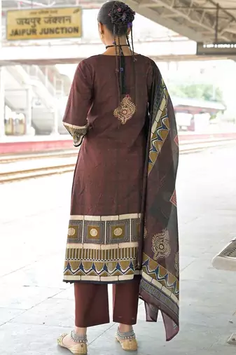women ethnic motifs printed regular cotton kurta with trousers & with dupatta