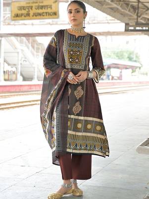 women ethnic motifs printed regular cotton kurta with trousers & with dupatta 6
