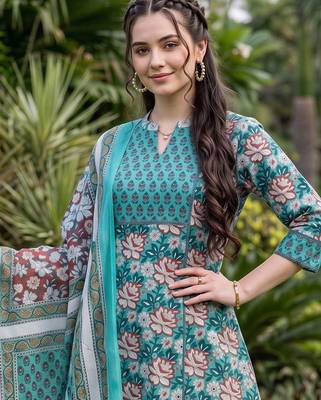 women floral printed regular cotton kurta with trousers & with dupatta 2