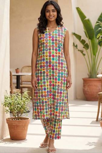 women printed regular cotton kurta with trousers