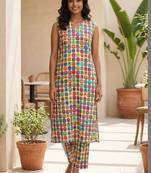 women printed regular cotton kurta with trousers