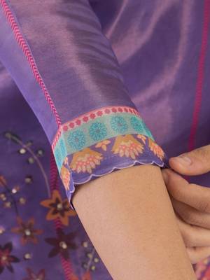 women floral printed regular thread work kurta with trousers & with dupatta 4