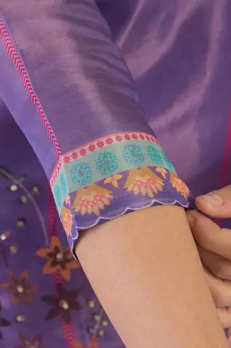 women floral printed regular thread work kurta with trousers & with dupatta