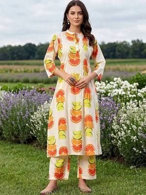 women printed regular cotton kurta with trousers 6
