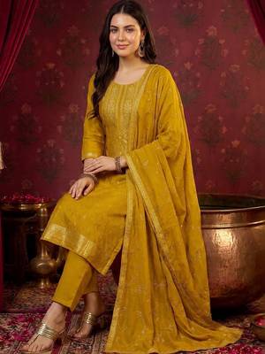 women ethnic motifs embroidered regular kurta with trousers & with dupatta 5